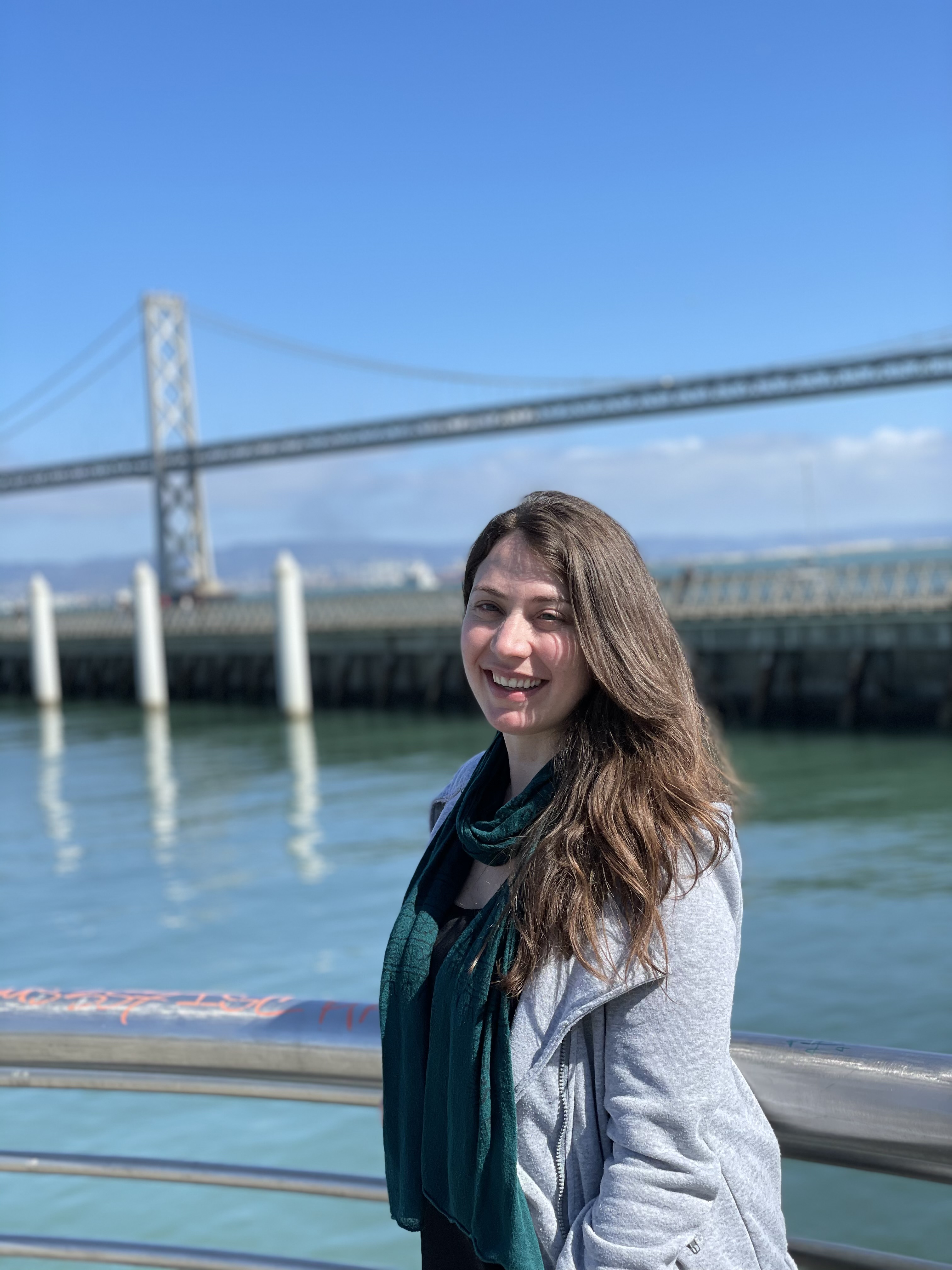 Chelsea Fenton, LMFT — licensed marriage and family therapist specializing in grief, life transitions, and anxiety, based in the San Francisco Bay Area